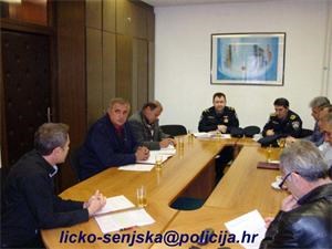 Slika vijesti/2012/studeni/vijece za prevenciju Donji Lapac.jpg